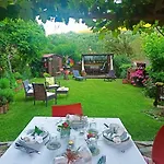 Va...lentina Bed & Breakfast 4*