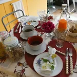 Va...lentina Bed & Breakfast 4*