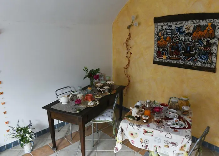 Va...lentina Bed & Breakfast 4*